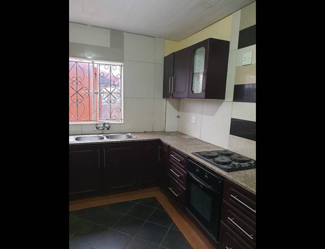 5 BEDROOM HOUSE FOR SALE IN MOORTON